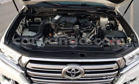 Buy Import Toyota Land Cruiser White Car in Import - Dubai in Malawi Buy Import Toyota Land Cruiser White Car in Import - Dubai in Malawi