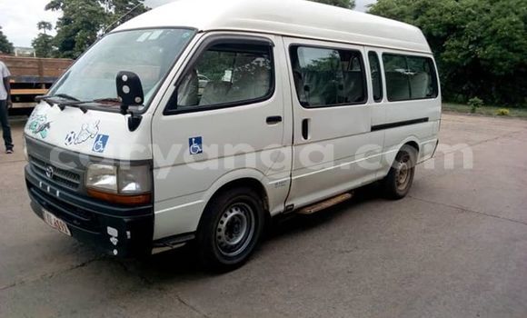 Buy Used Toyota Hiace White Car in Kasungu in Malawi Buy Used Toyota Hiace White Car in Kasungu in Malawi