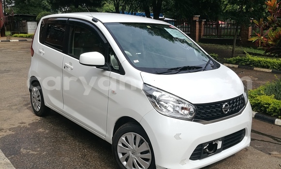 Nunua Ilio tumika Nissan Teana White Gari ndani ya Lilongwe nchini Malawi Nunua Ilio tumika Nissan Teana White Gari ndani ya Lilongwe nchini Malawi