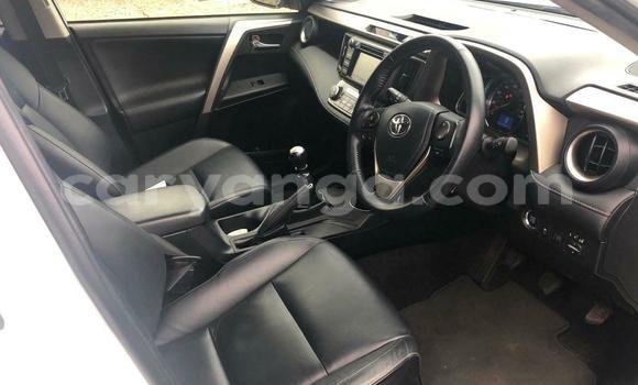 Nunua Ilio tumika Toyota RAV4 White Gari ndani ya Lilongwe nchini Malawi Nunua Ilio tumika Toyota RAV4 White Gari ndani ya Lilongwe nchini Malawi