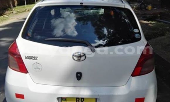 Buy Used Toyota Yaris White Car in Blantyre in Malawi Buy Used Toyota Yaris White Car in Blantyre in Malawi