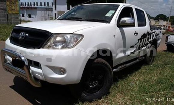 Buy Used Toyota Hilux White Car in Lilongwe in Malawi Buy Used Toyota Hilux White Car in Lilongwe in Malawi
