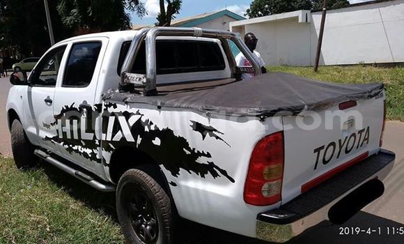 Buy Used Toyota Hilux White Car in Lilongwe in Malawi Buy Used Toyota Hilux White Car in Lilongwe in Malawi