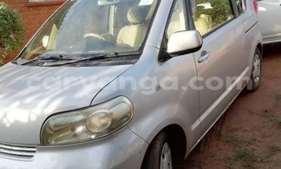 Buy Used Toyota Porte Silver Car in Lilongwe in Malawi