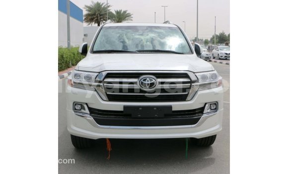 Buy Import Toyota Land Cruiser White Car in Import - Dubai in Malawi Buy Import Toyota Land Cruiser White Car in Import - Dubai in Malawi
