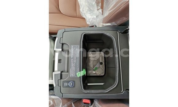 Buy Import Toyota Land Cruiser White Car in Import - Dubai in Malawi Buy Import Toyota Land Cruiser White Car in Import - Dubai in Malawi