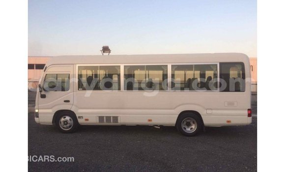 Acheter Import Voiture Toyota Coaster Blanc à Import - Dubai, Malawi Acheter Import Voiture Toyota Coaster Blanc à Import - Dubai, Malawi