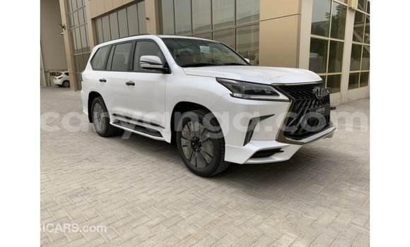 Acheter Import Voiture Lexus LX Blanc à Import - Dubai, Malawi Acheter Import Voiture Lexus LX Blanc à Import - Dubai, Malawi
