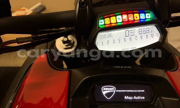 Nunua Ilio tumika Ducati Diavel Beige Bike ndani ya Lilongwe nchini Malawi Nunua Ilio tumika Ducati Diavel Beige Bike ndani ya Lilongwe nchini Malawi