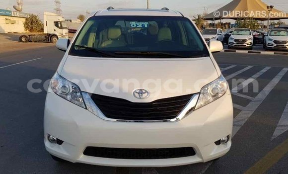 Buy Import Toyota Sienna White Car in Import - Dubai in Malawi Buy Import Toyota Sienna White Car in Import - Dubai in Malawi