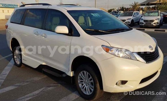Buy Import Toyota Sienna White Car in Import - Dubai in Malawi Buy Import Toyota Sienna White Car in Import - Dubai in Malawi