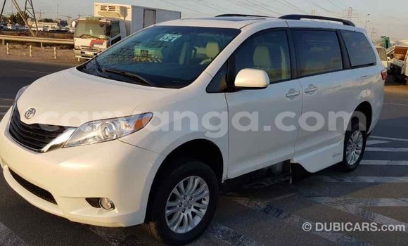 Buy Import Toyota Sienna White Car in Import - Dubai in Malawi Buy Import Toyota Sienna White Car in Import - Dubai in Malawi
