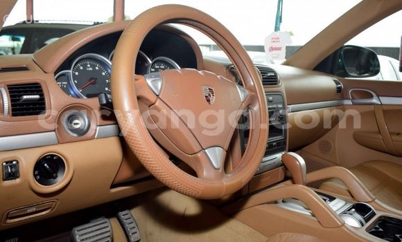 Buy Import Porsche Cayenne Green Car in Import - Dubai in Malawi Buy Import Porsche Cayenne Green Car in Import - Dubai in Malawi