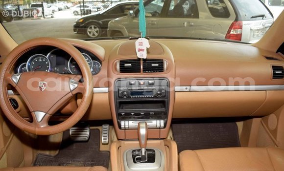 Buy Import Porsche Cayenne Green Car in Import - Dubai in Malawi Buy Import Porsche Cayenne Green Car in Import - Dubai in Malawi
