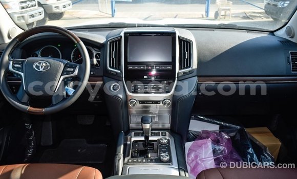 Buy Import Toyota Land Cruiser White Car in Import - Dubai in Malawi Buy Import Toyota Land Cruiser White Car in Import - Dubai in Malawi