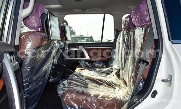 Buy Import Toyota Land Cruiser White Car in Import - Dubai in Malawi Buy Import Toyota Land Cruiser White Car in Import - Dubai in Malawi