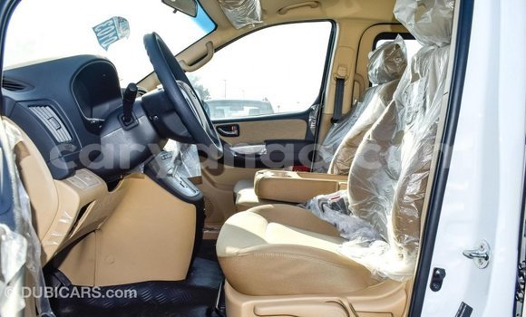 Buy Import Hyundai Chorus White Truck in Import - Dubai in Malawi Buy Import Hyundai Chorus White Truck in Import - Dubai in Malawi