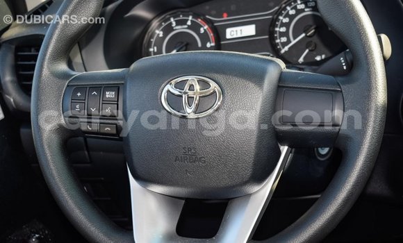 Nunua Imported Toyota Hilux White Gari ndani ya Import - Dubai nchini Malawi Nunua Imported Toyota Hilux White Gari ndani ya Import - Dubai nchini Malawi