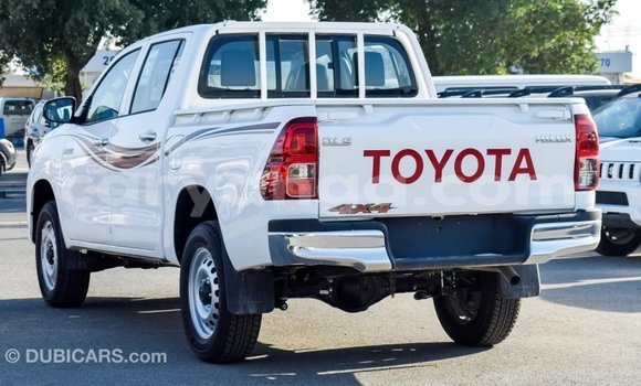 Nunua Imported Toyota Hilux White Gari ndani ya Import - Dubai nchini Malawi Nunua Imported Toyota Hilux White Gari ndani ya Import - Dubai nchini Malawi