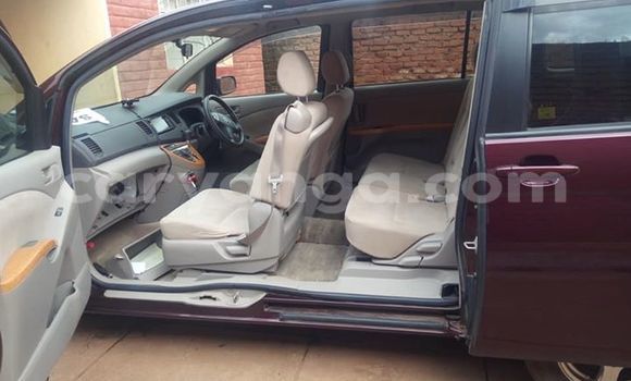 Acheter Occasion Voiture Toyota Isis Rouge à Lilongwe, Malawi Acheter Occasion Voiture Toyota Isis Rouge à Lilongwe, Malawi