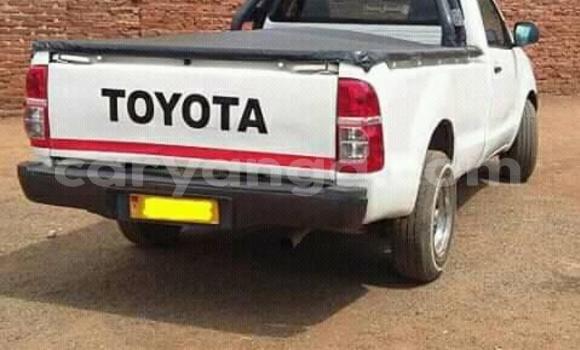 Acheter Occasion Voiture Toyota Hilux Blanc à Lilongwe, Malawi Acheter Occasion Voiture Toyota Hilux Blanc à Lilongwe, Malawi