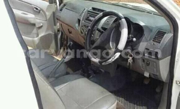 Acheter Occasion Voiture Toyota Hilux Blanc à Lilongwe, Malawi Acheter Occasion Voiture Toyota Hilux Blanc à Lilongwe, Malawi