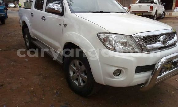 Buy Used Toyota Hilux White Car in Lilongwe in Malawi Buy Used Toyota Hilux White Car in Lilongwe in Malawi