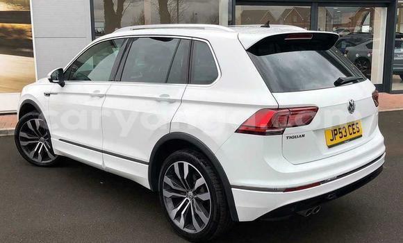 Nunua Ilio tumika Volkswagen Tiguan White Gari ndani ya Lilongwe nchini Malawi Nunua Ilio tumika Volkswagen Tiguan White Gari ndani ya Lilongwe nchini Malawi