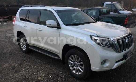 Nunua Ilio tumika Toyota Land Cruiser Prado White Gari ndani ya Lilongwe nchini Malawi Nunua Ilio tumika Toyota Land Cruiser Prado White Gari ndani ya Lilongwe nchini Malawi