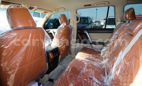 Acheter Import Voiture Toyota Prado Blanc à Import - Dubai, Malawi Acheter Import Voiture Toyota Prado Blanc à Import - Dubai, Malawi