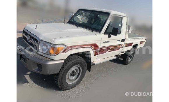 Acheter Import Voiture Toyota Land Cruiser Blanc à Import - Dubai, Malawi Acheter Import Voiture Toyota Land Cruiser Blanc à Import - Dubai, Malawi