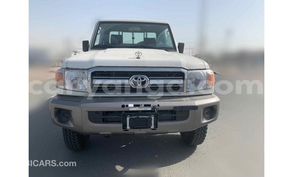Acheter Import Voiture Toyota Land Cruiser Blanc à Import - Dubai, Malawi Acheter Import Voiture Toyota Land Cruiser Blanc à Import - Dubai, Malawi