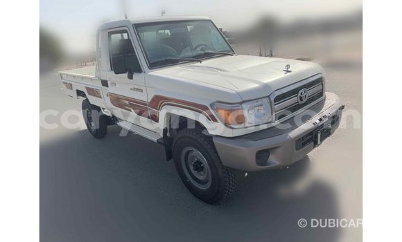 Acheter Import Voiture Toyota Land Cruiser Blanc à Import - Dubai, Malawi Acheter Import Voiture Toyota Land Cruiser Blanc à Import - Dubai, Malawi