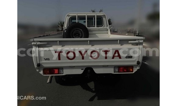 Acheter Import Voiture Toyota Land Cruiser Blanc à Import - Dubai, Malawi Acheter Import Voiture Toyota Land Cruiser Blanc à Import - Dubai, Malawi