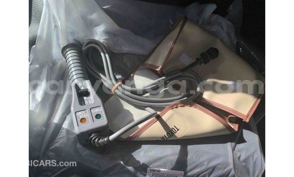 Acheter Import Voiture Toyota Land Cruiser Blanc à Import - Dubai, Malawi Acheter Import Voiture Toyota Land Cruiser Blanc à Import - Dubai, Malawi