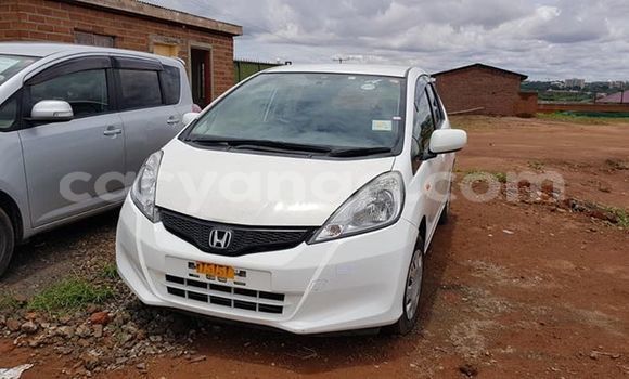 Nunua Ilio tumika Honda FIT White Gari ndani ya Lilongwe nchini Malawi Nunua Ilio tumika Honda FIT White Gari ndani ya Lilongwe nchini Malawi