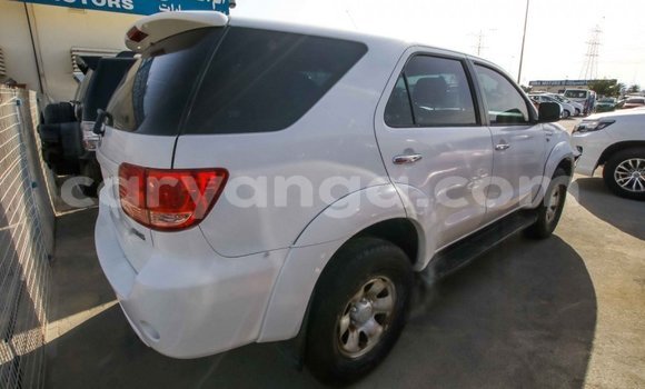 Buy Import Toyota Fortuner White Car in Import - Dubai in Malawi Buy Import Toyota Fortuner White Car in Import - Dubai in Malawi