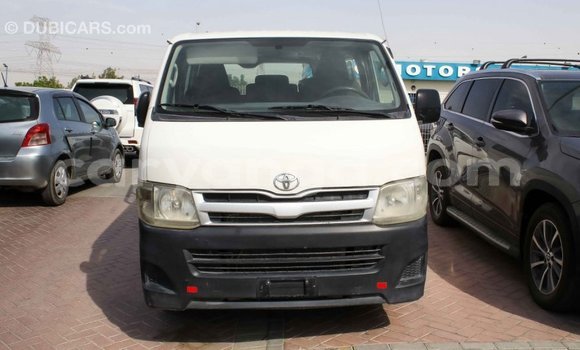Nunua Imported Toyota Hiace White Gari ndani ya Import - Dubai nchini Malawi Nunua Imported Toyota Hiace White Gari ndani ya Import - Dubai nchini Malawi