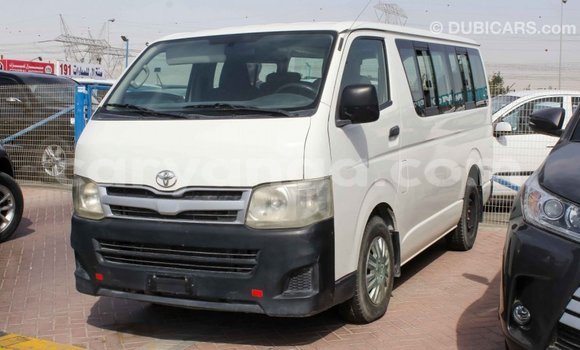 Nunua Imported Toyota Hiace White Gari ndani ya Import - Dubai nchini Malawi Nunua Imported Toyota Hiace White Gari ndani ya Import - Dubai nchini Malawi