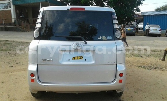 Buy Used Toyota Sienta Silver Car in Mwanza in Mwanza Buy Used Toyota Sienta Silver Car in Mwanza in Mwanza