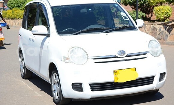 Buy Used Toyota Sienta White Car in Lilongwe in Malawi Buy Used Toyota Sienta White Car in Lilongwe in Malawi