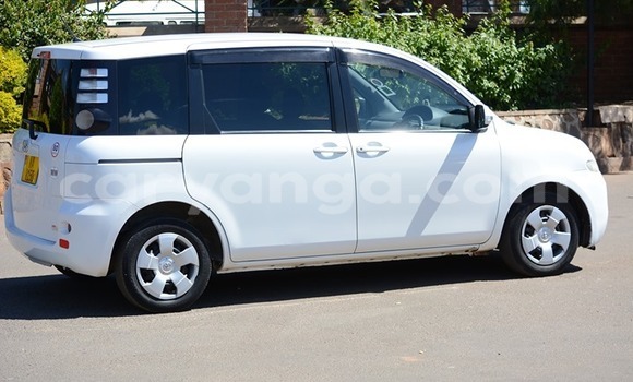 Buy Used Toyota Sienta White Car in Lilongwe in Malawi Buy Used Toyota Sienta White Car in Lilongwe in Malawi