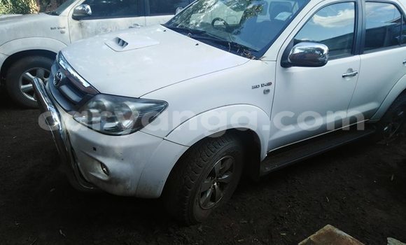 Buy Used Toyota Fortuner White Car in Lilongwe in Malawi Buy Used Toyota Fortuner White Car in Lilongwe in Malawi
