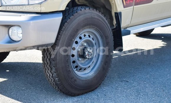 Nunua Imported Toyota Land Cruiser Beige Gari ndani ya Import - Dubai nchini Malawi Nunua Imported Toyota Land Cruiser Beige Gari ndani ya Import - Dubai nchini Malawi