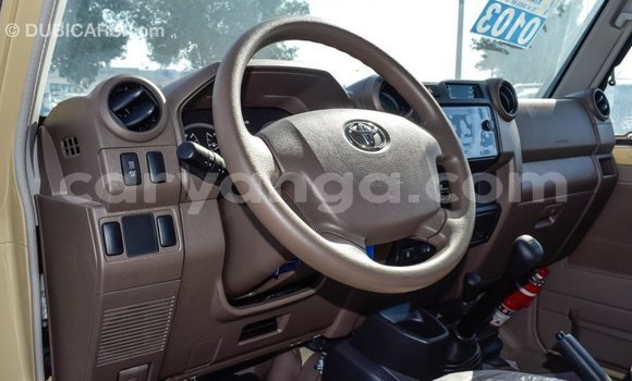 Nunua Imported Toyota Land Cruiser Beige Gari ndani ya Import - Dubai nchini Malawi Nunua Imported Toyota Land Cruiser Beige Gari ndani ya Import - Dubai nchini Malawi