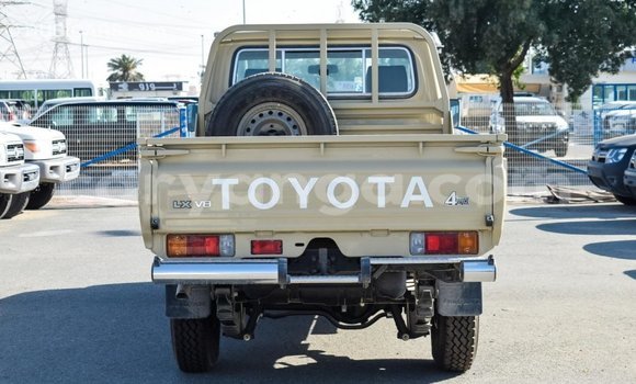Nunua Imported Toyota Land Cruiser Beige Gari ndani ya Import - Dubai nchini Malawi Nunua Imported Toyota Land Cruiser Beige Gari ndani ya Import - Dubai nchini Malawi
