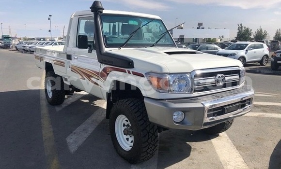 Nunua Ilio tumika Toyota Land Cruiser White Gari ndani ya Lilongwe nchini Malawi Nunua Ilio tumika Toyota Land Cruiser White Gari ndani ya Lilongwe nchini Malawi