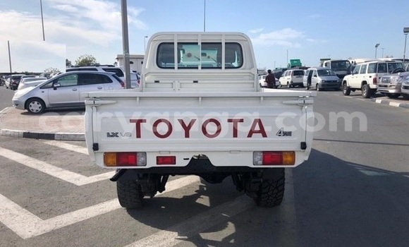 Nunua Ilio tumika Toyota Land Cruiser White Gari ndani ya Lilongwe nchini Malawi Nunua Ilio tumika Toyota Land Cruiser White Gari ndani ya Lilongwe nchini Malawi