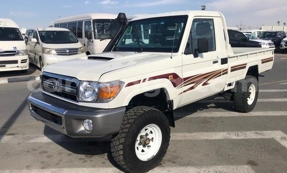 Nunua Ilio tumika Toyota Land Cruiser White Gari ndani ya Lilongwe nchini Malawi Nunua Ilio tumika Toyota Land Cruiser White Gari ndani ya Lilongwe nchini Malawi