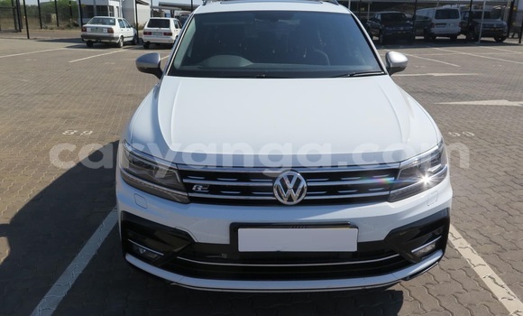 Buy Used Volkswagen Tiguan White Car in Kasungu in Malawi Buy Used Volkswagen Tiguan White Car in Kasungu in Malawi